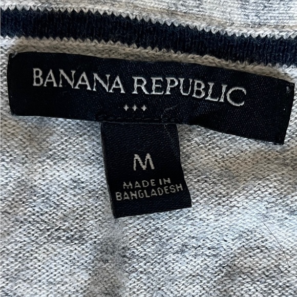 Banana Republic Gray Cardigan Navy Trim Button Sweater preppy size medium - Picture 3 of 3